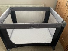 Baby travel cot playpen with